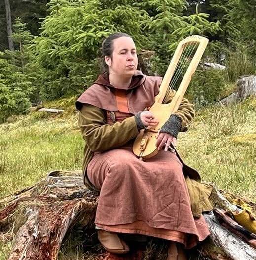 MLI med lyre i naturen